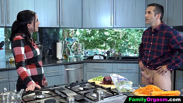 FamilyORgasm – Man Fuck his Daugther’s BF before Thanksgiving Dinner
